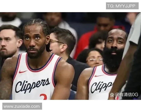 湖人与快船主场悼念受难者