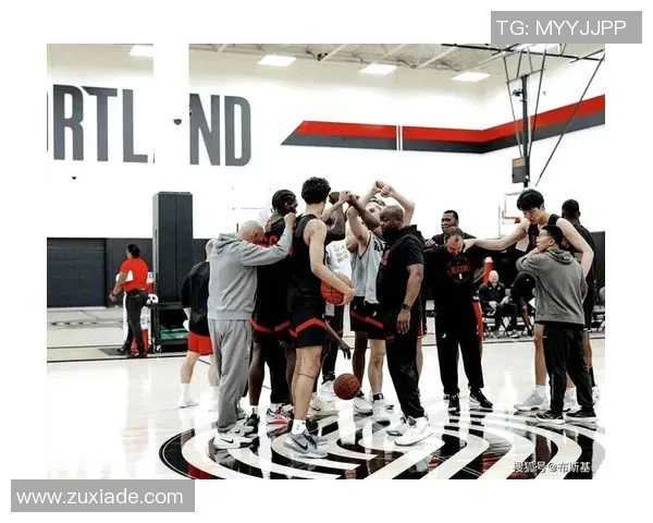 拓记:克林根有机会成为联盟里非常出色的中锋 这场比赛他很自信 拓记:克林根有机会成为联盟里非常出色的中锋 这场比赛他很自信